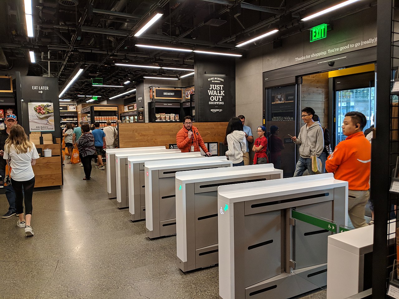 Amazon eyes up to 3,000 cashierless stores by 2021